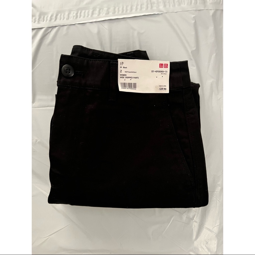 UNIQLO Wide Cropped Pants